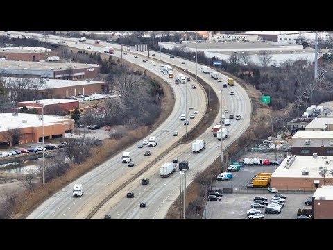 Trucking fleets shed old identities in scheme to evade federal enforcement | 60 Minutes