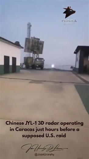 HATI Defense & Security | Protection & Intelligence on Instagram: "A video currently circulating online claims to show a Chinese JYL-1 3D radar operating in Caracas just hours before a supposed U.S. raid that allegedly captured Nicolás Maduro. According to the narrative being pushed, this radar — marketed by China as one of the most advanced in its class, with a range of up to 350 km and the ability to track aircraft at altitudes of 25,000 meters — was completely neutralized during the operation