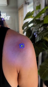 Glow in the dark daisy flower | Lady In Ink