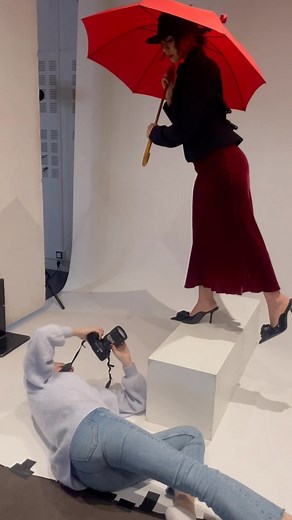 📸 [ PHOTOSHOOT ] Come behind the scenes of one of our MFA Fashion Photography student photoshoot for their Fashion Editorial Class. Can you guess the theme of this shoot ? ☂️ #fun #fashionphotography #fashionphotographyeditorial #fashionphotographer #student #studyinparis #pca #pariscollegeofart #backstage #behindthescenes | Paris College of Art