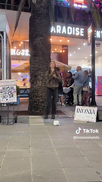 Busker Performs Before He Cheats in Brisbane and Gold Coast