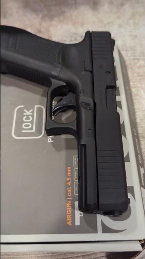 The Glock 17 Airgun: A Casual Shooter's Perspective #trending #airsoft #co2airpistol #glock #short
