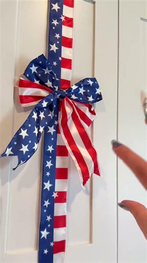 | SAHM & Turo Host patriotic Fourth of July cabinet bows