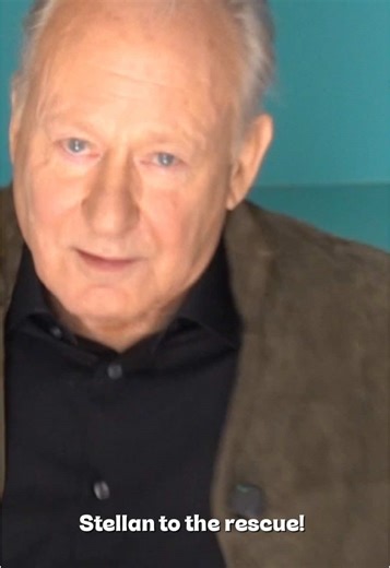 The time Stellan stepped in and moved a chair for a reporter to make sure they got the best shot. #StellanSkarsgård