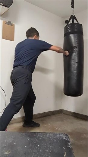 Ideas while doing laundry #boxing #fighting #cky #memes #laundrytimeboxing