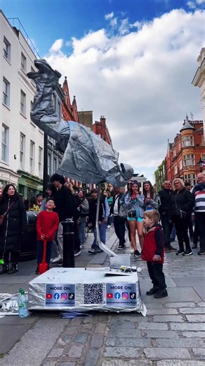 The level of excitement was simply amazing! #youtubeshorts #streetart #amazed