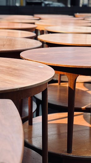 70B INC. on Instagram: "4月の新入荷 第1弾。 待望の【イギリス便40ftコンテナ】が無事に到着しています◎ 明日から【70B SHOWROOM & WAREHOUSE】は営業再開です。 今回も人気アイテムたちが勢揃いし、争奪戦必至です‥!! 70B各店にも続々と新商品が追加されているので、今週末も全店ハシゴで宝探しをお楽しみください◎ 70Bスタッフ一同、皆さまのご来店をお待ちしております。"