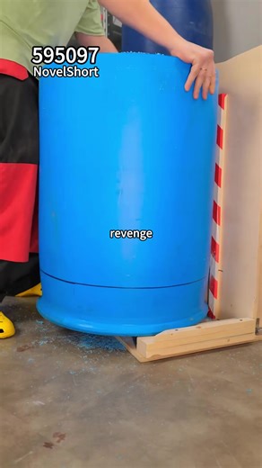 It was the company dinner, and everyone got to order a dish. When it was my turn, Sadie, the new intern, suddenly snatched the menu right out of my hand.#storytime #usa