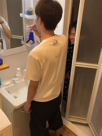 モロー反射を楽しむビックリいたずら動画