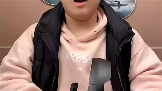 罗技G331游戏耳机：便捷充电，稳定连接