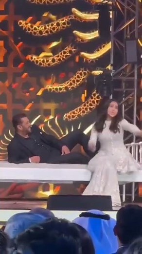 Salman Khan Dance with Sara Ali Khan Iifa 2022 #shorts #iifa2022 #salmankhan