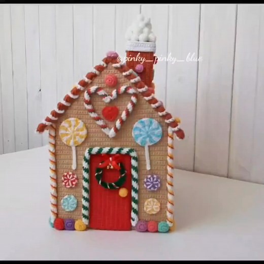 🏠✨ Crochet your own magical Gingerbread House! This charming Gingerbread House Pattern is perfect for holiday decorating, gifting, or adding a sweet touch to your amigurumi collection 🍬🎄 🧶 Beginner-friendly instructions 🎁 Makes a beautiful handmade Christmas gift 🍪 Cute, cozy, and festive! 👉 Instant download: | Craft Zone