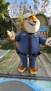 Jeff met Officer Clawhauser at Disney California Adventure this morning! Clawhauser is joined by Gary De’Snake (in figure form behind him). #zootopia #zootopia2 #disneyland #disneylandresort #clawhauser #officerclawhauser #disneycaliforniaadventure #dca #garydesnake #disneycharacter #disneycharacters | Mousesteps