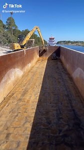 Barge Cleaning and Unloading Techniques Explained