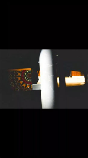 one lens is enough for minimalist street photography