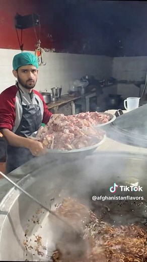 Afghanistan's Unique 100KG Kabuli Pulao: A Street Food Delight