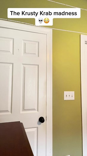 Krusty Krab Showdown: Squidward vs. SpongeBob