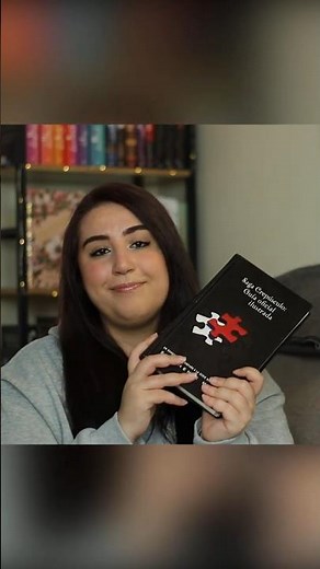 The most expensive book in my collection? 💸🍎 The official illustrated guide to Twilight 🧩 #twilig...
