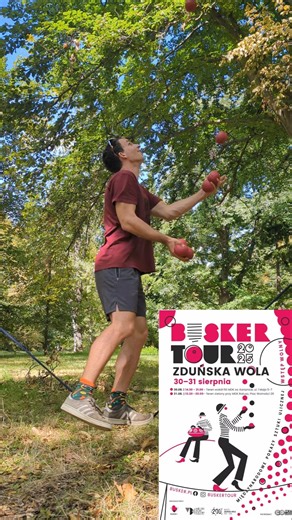 7 ball-juggling on a slack rope by Juggling Dom