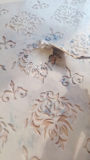 🕊️ Wings of a Dove – A breathtaking mixed media decoupage box by Découp Art by Roberta Marone !Created using Andy Skinner’s stunning artwork with the same name for Decoupage Queen, this piece combines rich textures, layered stenciling, and metallic waxes for a truly one-of-a-kind result. ✨Perfect inspiration for anyone who loves decoupage, upcycled art, and expressive mixed media!👉 See the full project breakdown, materials used, and more photos over on the blog: https://decoupagequeen.com/blog