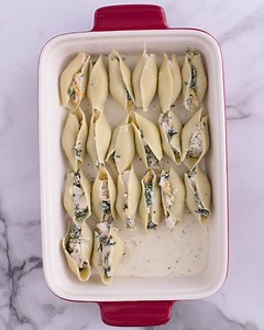 Your family will ask for this dinner over and over again! Chicken-Bacon-Ranch Stuffed Shells recipe: https://www.bettycrocker.com/recipes/chicken-bacon-ranch-stuffed-shells/eb050854-1c51-424a-a2b9-931a1fcf0b79?utm_medium=social&utm_source=facebook&utm_campaign=04_2018_standard?mktgimp=GOLDMFLR?mktgimp=PROBROTH?mktgimp=CFFROZ?mktgimp=PROBREADCRUMBS | Betty Crocker