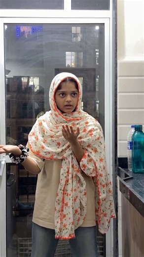 Maria Khan on Instagram: "Aaj Mujhse Nuksan Ho Gaya 😒 #team03 #mariakhan #sadimkhan #reels #reelitfeelit #trending #viral #friend #cat #food #cooking #pasta #glass #mummy #family #vlog #minivlog #support"