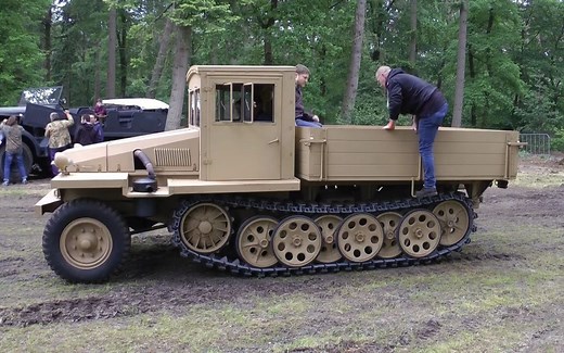 二战德军Sdkfz 11 轮履输送车复原