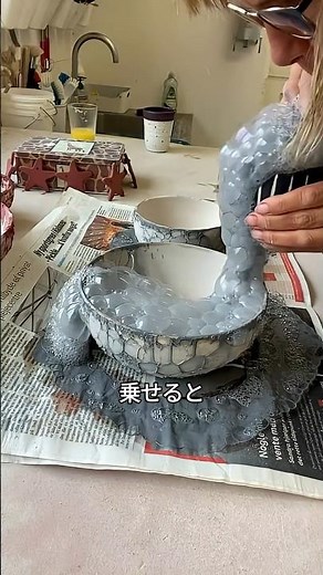 Is this... made with detergent?! The secret behind the bubble pattern on ceramics