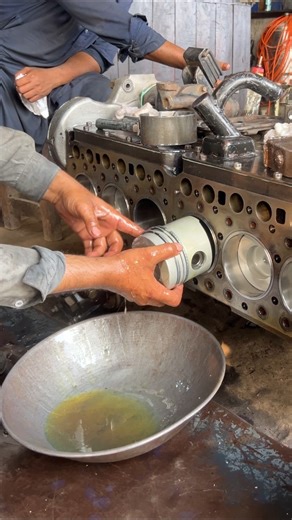 how mechanic repair seized engine piston install #skills #shorts #viralshorts #trending #diy