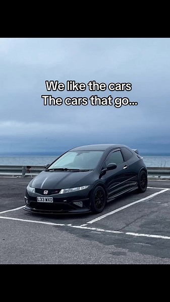 Little sound clip will try get a fly by soon #honda #civic #typerfn2 #typer #fn2typer #jdm #fn2 #scottishcarscene #loud #jdmscotland #highlands #screamerpipe #rawk20 #k20a #k20sound #CapCut