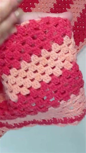 ❄️ Chal o bufanda triangular en punto granny