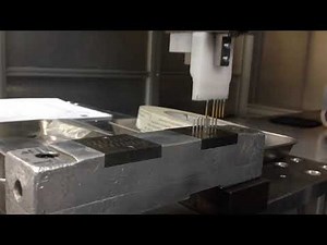 インサート成形 ロボット ピン端子セット チャックテスト