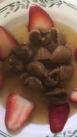 Compote de Figues (Fig Compote) Directions: Boil for 10 minutes. Voila. Bon appetit.