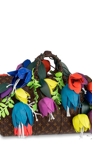 Frosted slime #ootd 🧊🤮💜 I get most of my clothes for free in trades or at swaps and I get a lot of stuff #secondhand (eBay, Mercari, threadup, etc.) and SECONDHAND (steal*ng from my sisters closet🙂‍↕️🙂‍↕️🙂‍↕️) but I also make clothes and I keep and repair and #upcycle everything I own. #Style is a top three #specialinterest for me, which is why I use so many #fashion magazine clippings in my #collage work as an #artist —I don’t follow any #trends or fashion “rules” and that’s why people ha