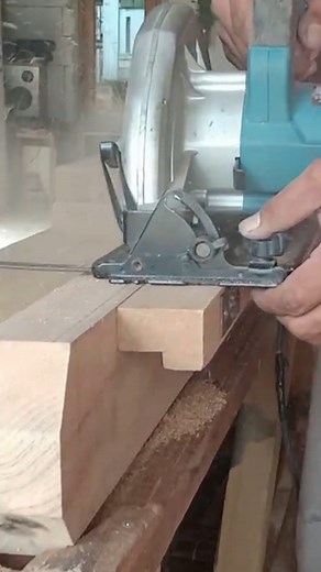 Woodworking tricks to make a wooden door frame #woodworking #diy #tips #tricks #tipsandtricks #skills #woodworkingtools #ideas | Diy Woodworking