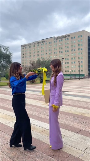 2022 sei stato così pieno di emozioni: mi sono laureata questa volta finalmente in presenza, ho conosciuto tante storie di pazienti piccini e grandi, abbiamo raggiunto insieme molti obiettivi ed in questo stesso mese li ho salutati: da Gennaio mi trasferirò definitivamente a Bologna 🥹 un cambiamento a 360’ .. chi mi da un po’ di carica? Qualcuno è di Bologna? ❤️#bologna #logopedista #giologopedista #recap2022 #2022 #2023 #logopedia