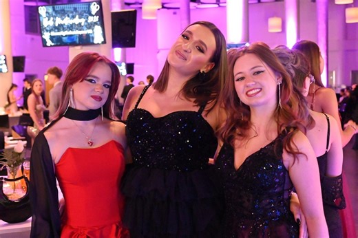 Studniówka 2026 VIII LO we Wrocławiu. Tak się bawili tegoroczni maturzyści, zobaczcie zdjęcia