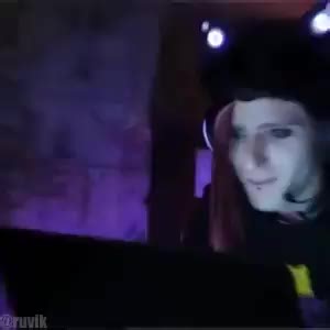 Linus weeb #funny #tech #linus #linustechtips #linustechtipsmemes #foryou #foryoupage #fy #comedy