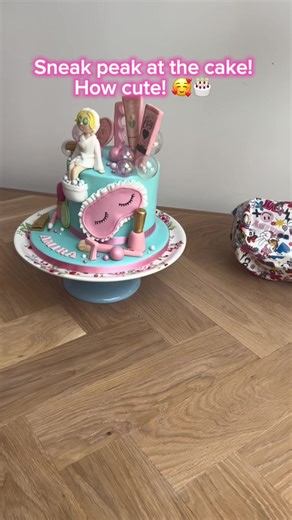 💖 Spa Party Vibes! 💖 Look at this cool cake—total goals! 🎂✨ DM to book your own glam spa party today! 💅🎉 #SpaParty #BirthdayGoals #CoolCake #PartyInspo #DMToBook