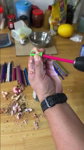 Clever way to sharpen a pencil. Fast and efficient