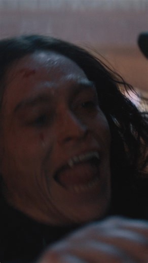 Oscura, poética y terroríficamente apasionada. 😈😱 🩸 #Drácula de Luc Besson se estrena en cines el 14 de agosto. 🍿 | BF Distribution Bolivia