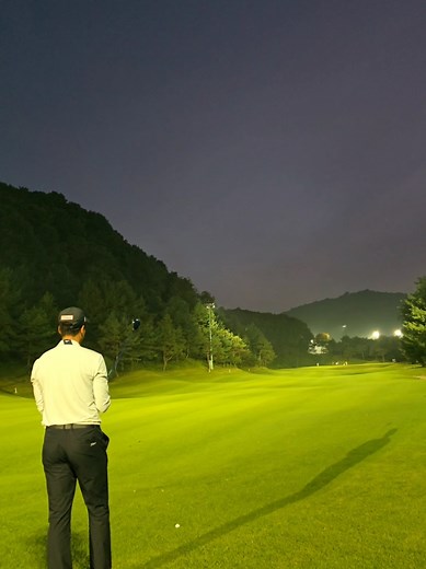 3 wood loft 12.5 degrees Don't try to lift the ball when your left foot is downhill! . #강남논현레슨 #절대부상없는타골스윙 #타이거골프tv