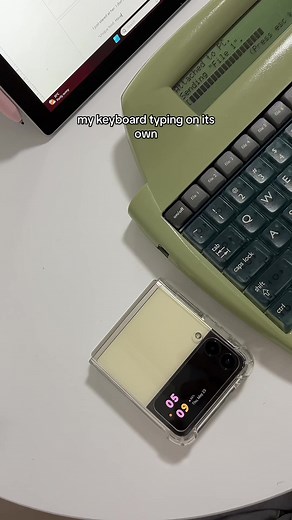 pov 🥲 #alphasmart #keyboard #fyp