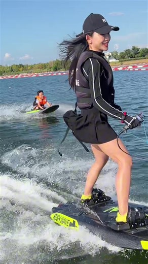 RUSH WAVE ,Feel the joy of surfing in summer #rushwave #Surfing #surfboard #gasolinesurfboard
