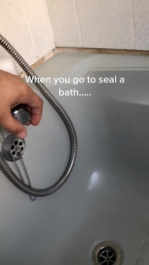 How to Seal a Bath Properly with Silicone Sealant