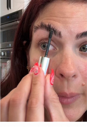 Rare Beauty Brow Gel Review: Easy Makeup Application