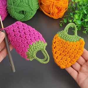 281K views · 4.6K reactions | Make MONEY with This SUPER EASY Crochet MiniStrawberry Bag Purse Keychain!殺Sell and give as a gift | Crochet knitting love | Facebook