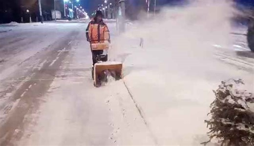 High Quality Sweeper Snow Snow Multifunction Sweeper Snow Street Sweeper Snowblower 13hp Sweepersnow Clearing