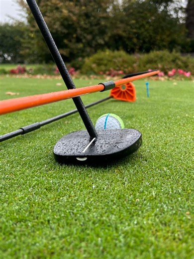 This is actually quite a similar training aid to the one that I posted yesterday using the string as an alignment aid . As a putting trainer I feel this device is maybe a bit much for what it’s offering, but when you realise that it can also be turned into a swing aid as well using the same pieces then it doesn’t seem so bad (I’ll post that at a later date) . The only thing that your getting from this as a putting drill is what string offers you so the alignment and checking that your stroke isn