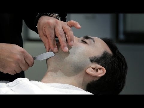 How to Use a Straight Razor | Shaving Tips